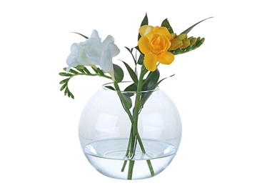 váza s řezanými květy